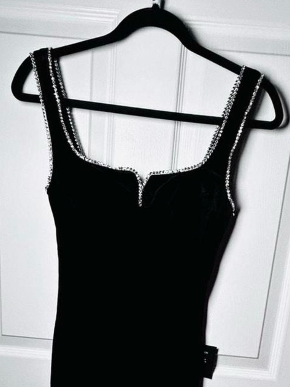 Black Velvet  rhinestone sweetheart neckline lulus dress sz:m stretchy